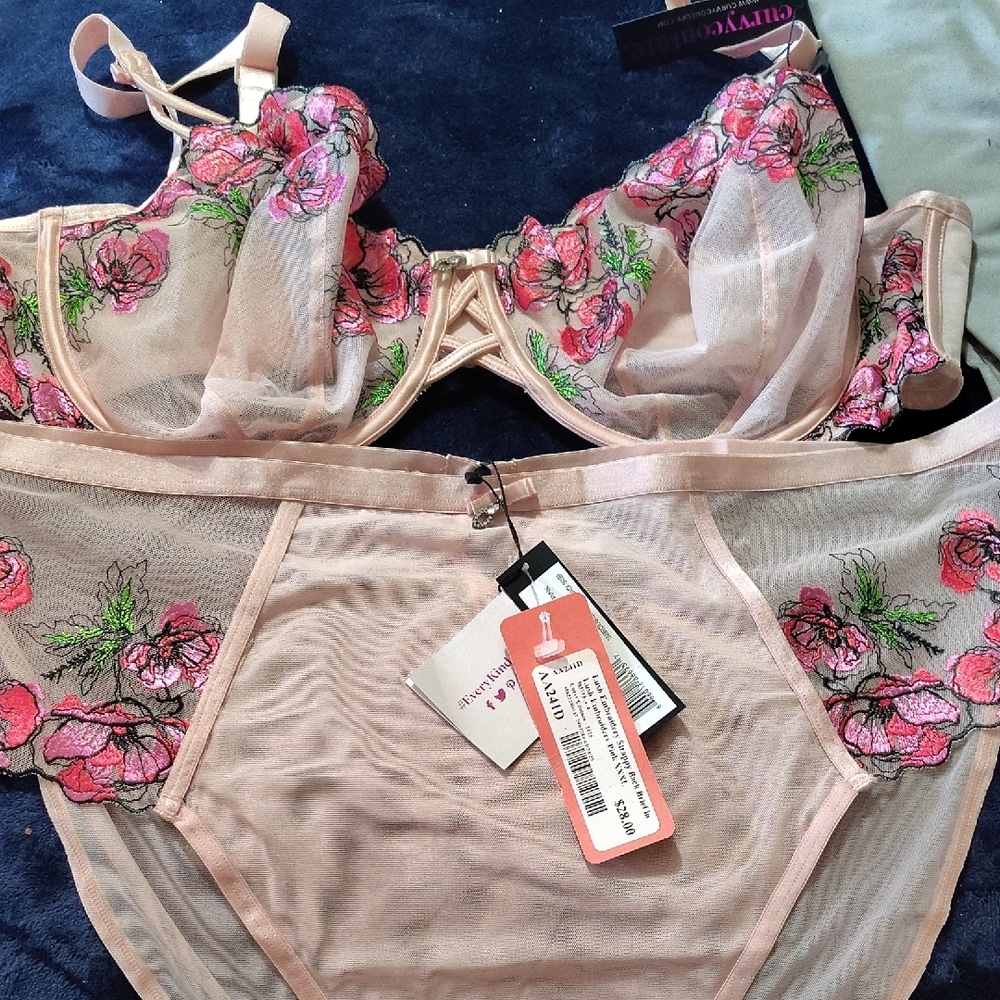 Chantelle Pink Floral Lace Bra and Panty Set
